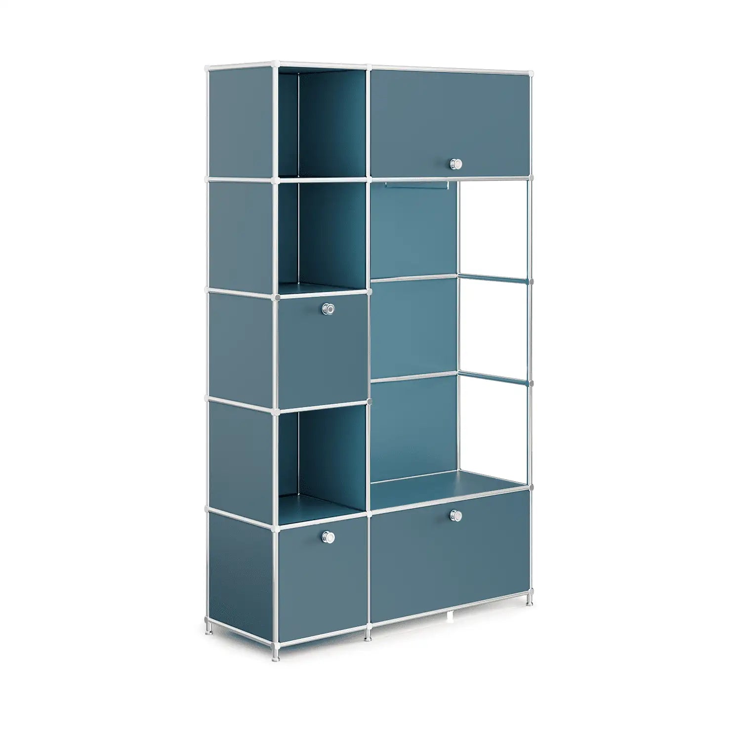 Garderobe in trendigem Petrol