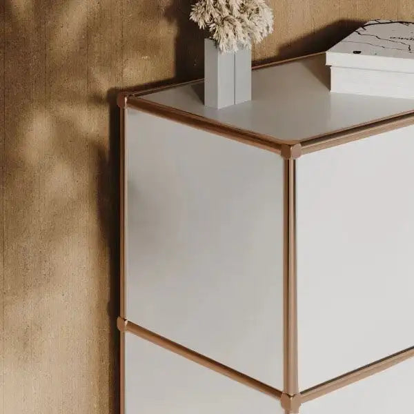 Buffet blanc à 4 portes – finition or rose