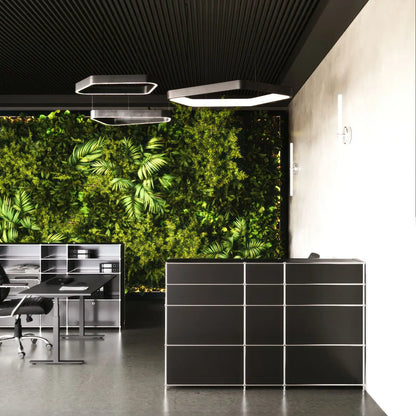 Empfangstheke in Schwarz mit niedrigen und hohen Fächern