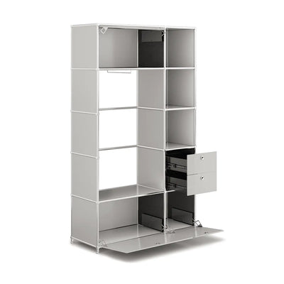 Armoire en gris clair élégant