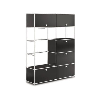 Garderobe in klassischem Schwarz