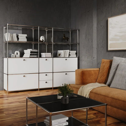 Regal in Weiss mit Vitrinenfunktion